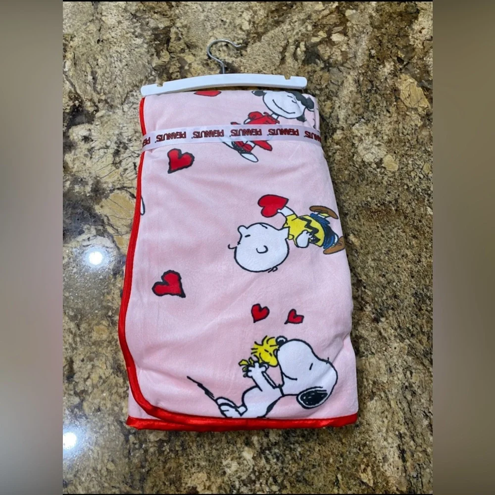 Peanuts Snoopy & Friends Baby Blanket - LOVE themed hearts soft sherpa new!